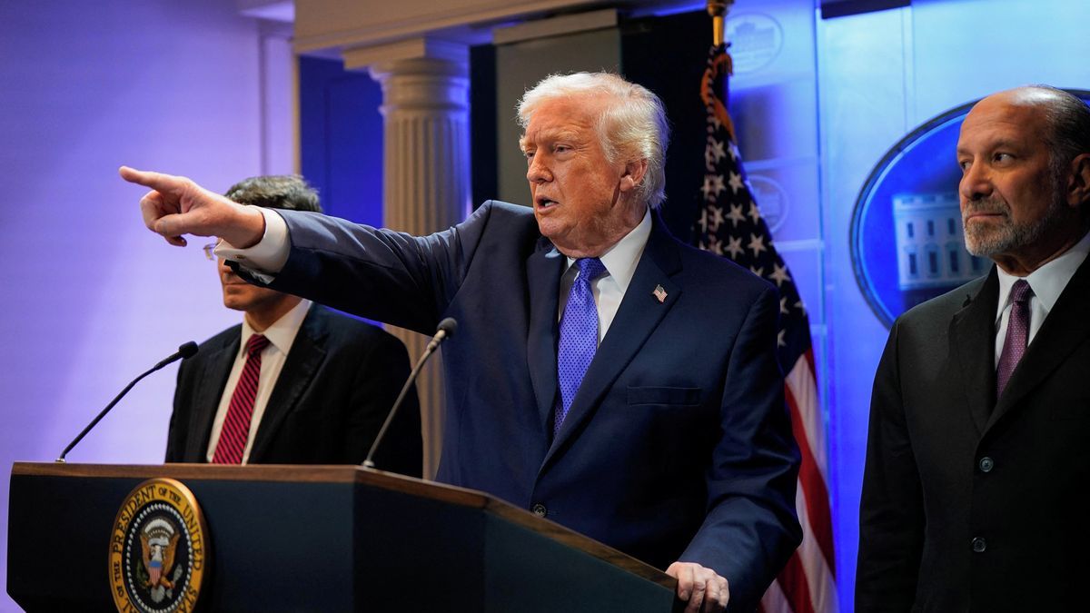 „Je mi velkou ctí.“ Trump podepsal nové desetiprocentní clo